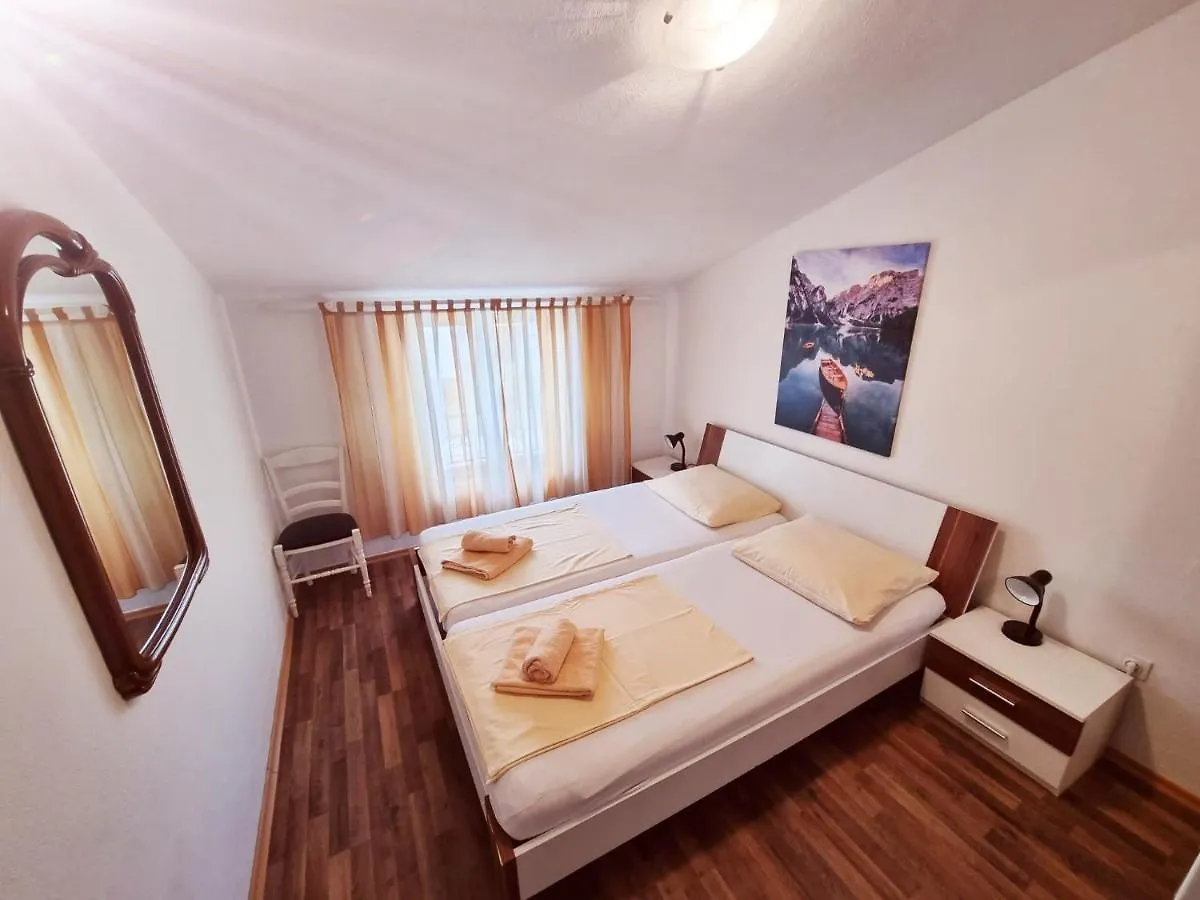 Apartments Nada Krk Town 0*,